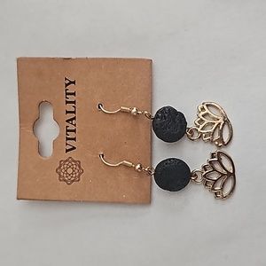 VITALITY Earrings Lotus blossom and charcoal bead for scenting